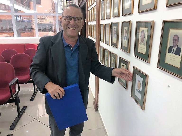 Abertura do período ordinário da Câmara é marcada por homenagem a ex-presidente