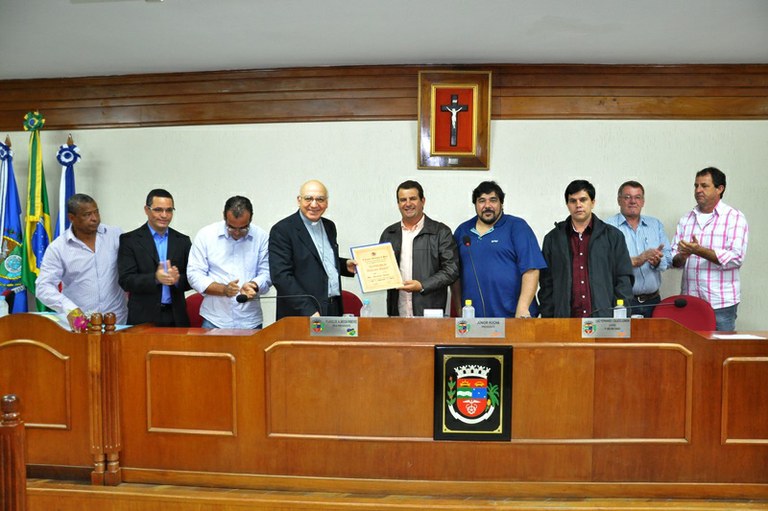 Bispo Dom Francisco Biasin visita o Legislativo de Piraí 