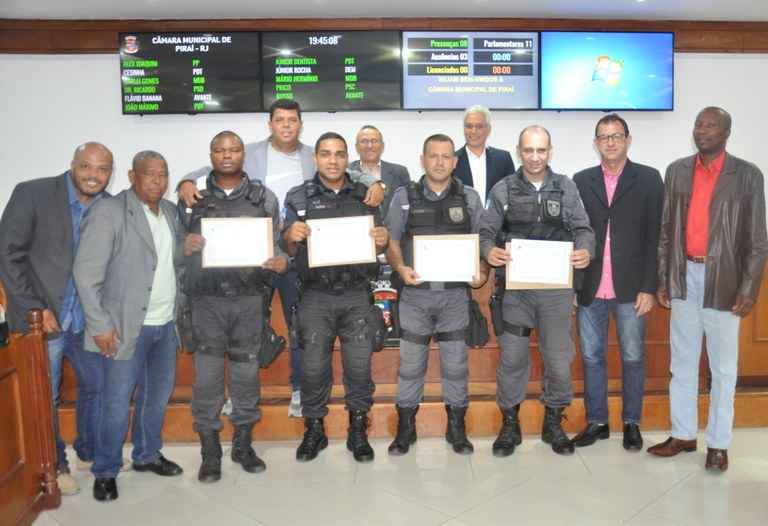 Câmara homenageia PMs com 'Moção de Aplausos'