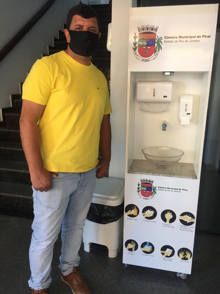 Covid-19: Pia pública é instalada na entrada da Câmara