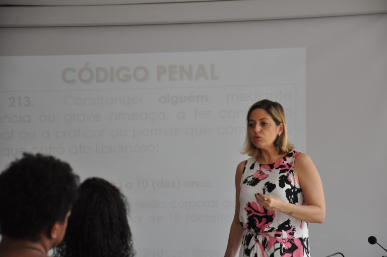 Dia Internacional da Mulher:  Advogada ministra palestra sobre “abuso sexual nas relações familiares”