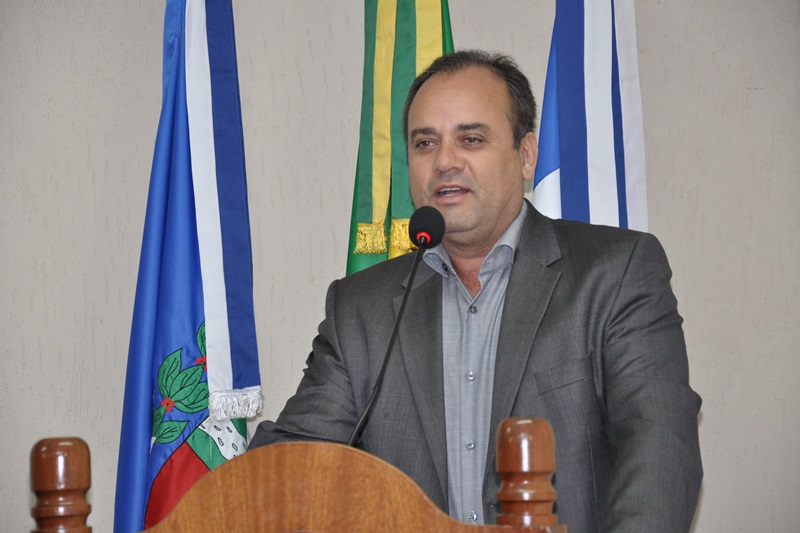 Executivo sanciona a Lei nº 1211, referente ao Projeto de Lei nº 22/2015 de autoria do Vereador Charles Torres Dias.