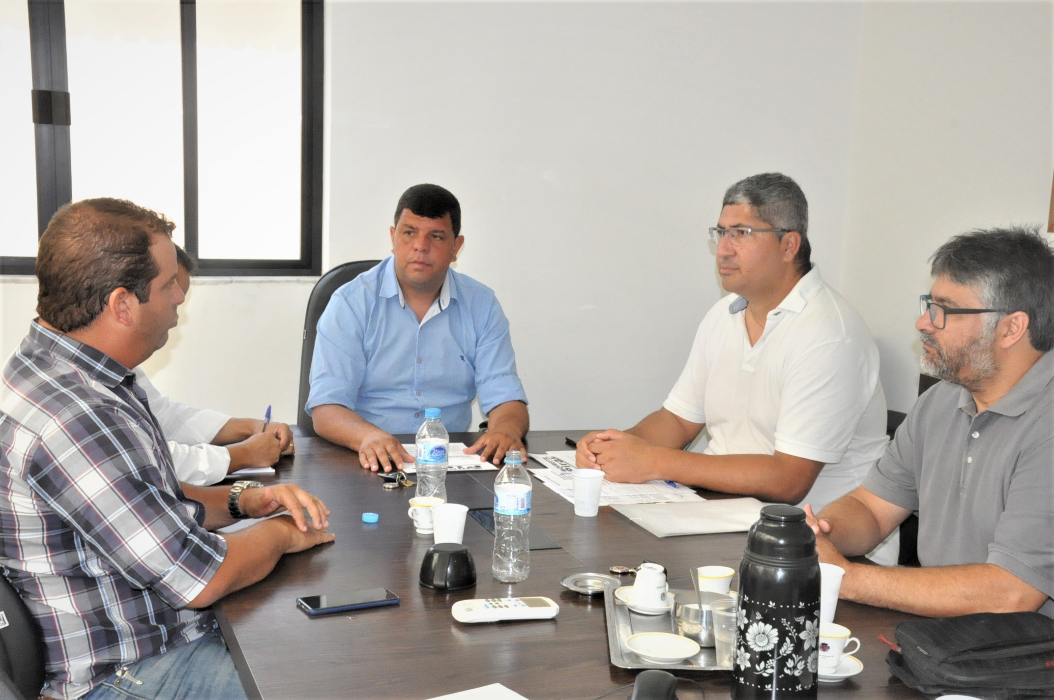 Integrantes do movimento "Direita Piraí" são recebidos pela presidência da Câmara