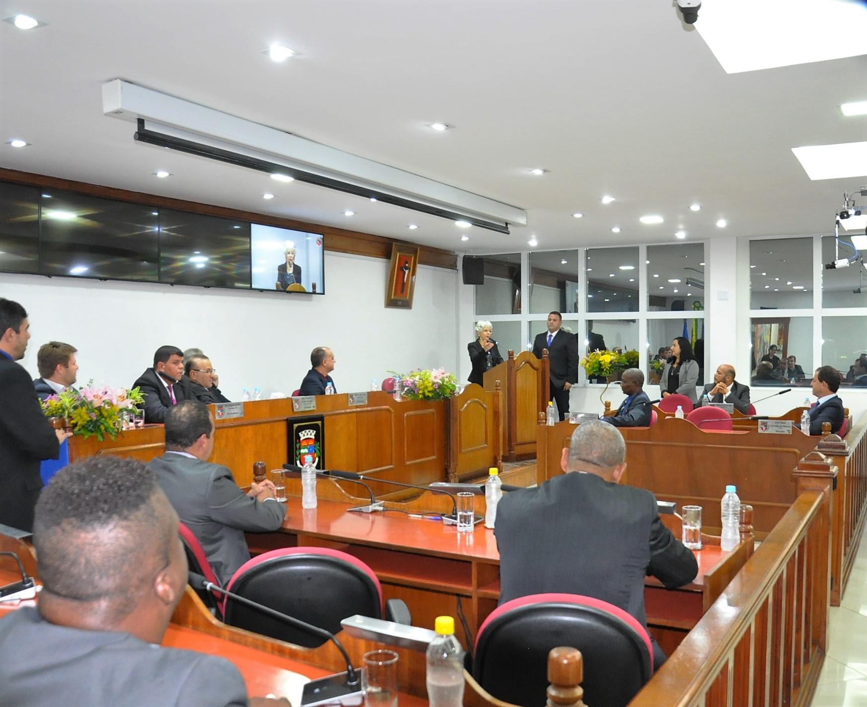 Legislativo entrega títulos de "Cidadania Honorária Piraiense"