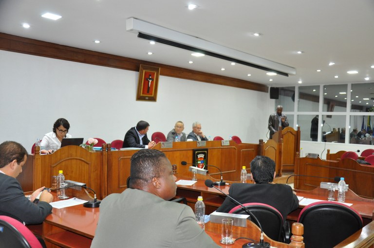 Na primeira sessão ordinária do ano, vereadores aprovam criação do cargo de Agente de Ensino Colaborativo