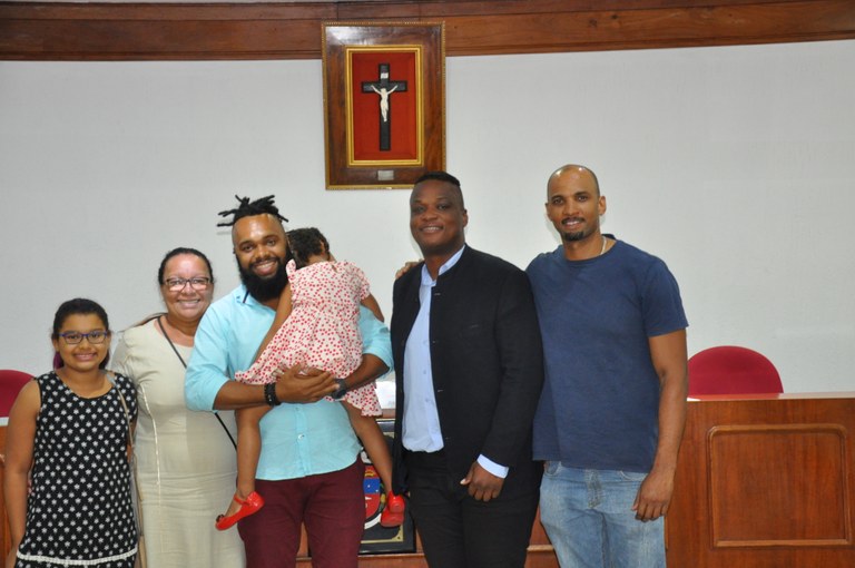 Produtor Musical, Ator e Saxofonista, Eliseu Marques da Silva Júnior recebe homenagem na Câmara