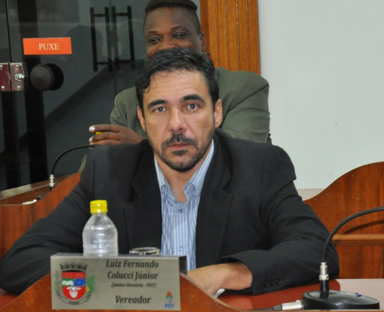 Sancionada lei que fixa tempo máximo de espera para atendimento em bancos