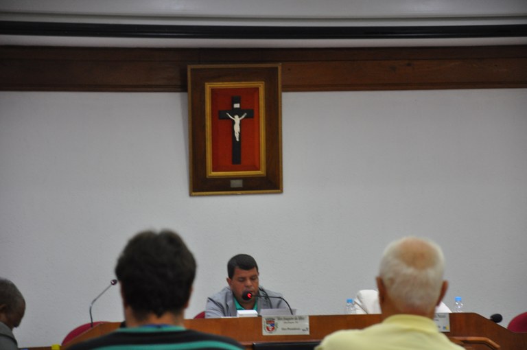 Vereador Alex demonstra preocupação com redução do efetivo da PM no bairro Cacaria