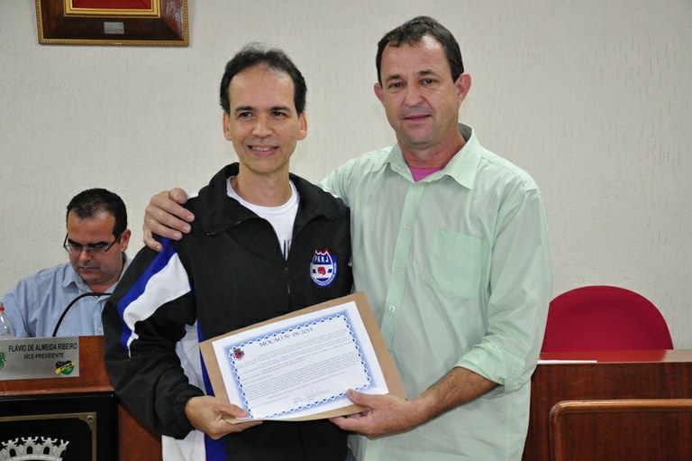 Vereador Russo faz homenagem a Equipe de Karatê de Piraí