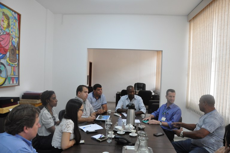 Vereadores buscam solução para problemas no serviço prestado pela Light