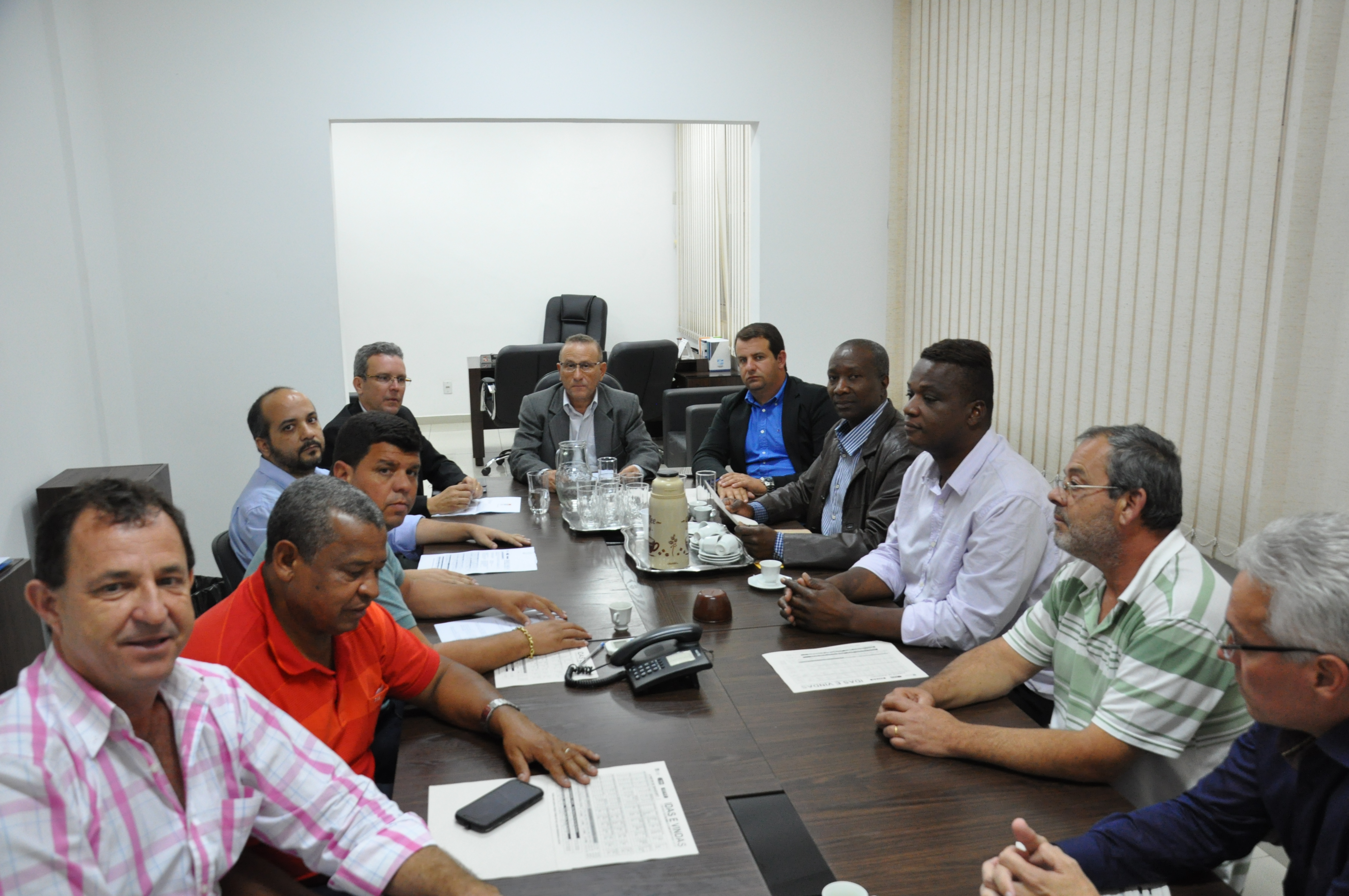  Vereadores se reúnem para tratar da reestruturação das linhas de ônibus que atendem a região