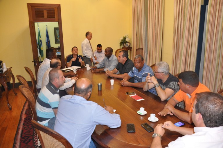 Votação do reajuste salarial dos servidores está marcada para sessão desta terça-feira